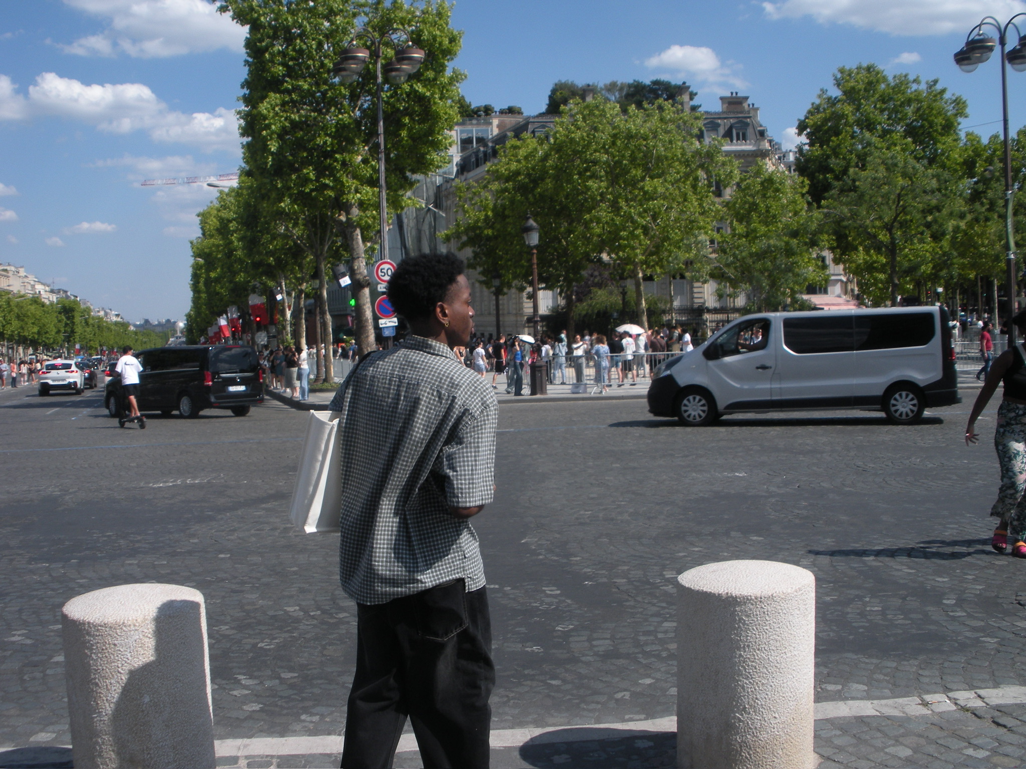 PARIS people SUMMER 25 photo